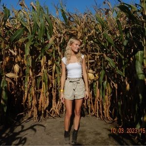 Meet your Posher, Victoria